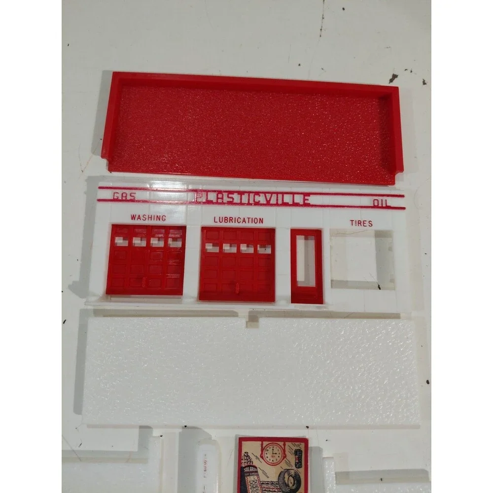 Plasticville O/S Gauge Model Railroad Scenery Service Station Garage Building